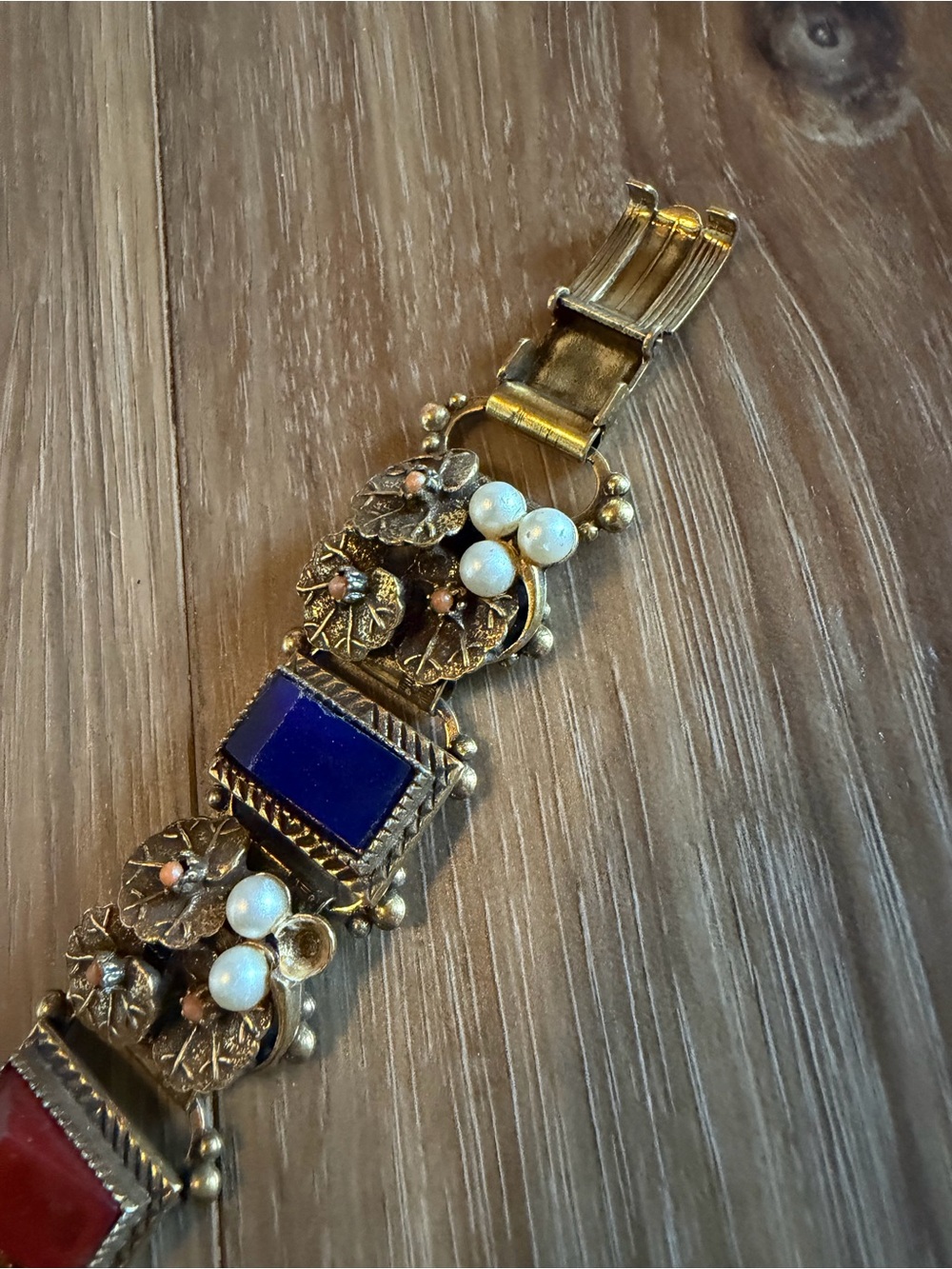 Multicolor Statement Bracelet - Picture 4 of 6